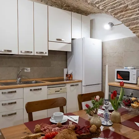 Couette-café Porta Noè - Centralissimo A 3*